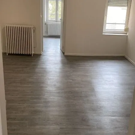 Grand 2 pièces 62 m2 refait recemment