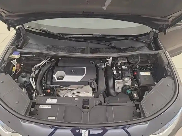 Ds Ds 7 ds7 crossback hybride 300 e-tense eat8 4x4 — photo 51