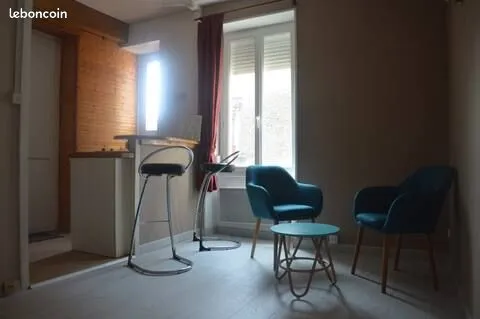 Loue studio lumineux Dijon Darcy 16m2
