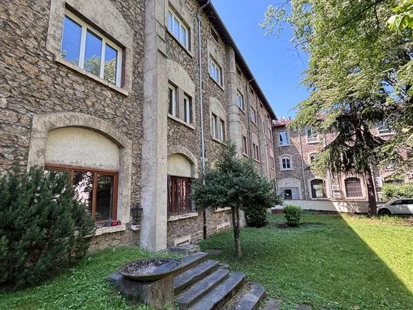 Bureaux 4858 m² Vienne