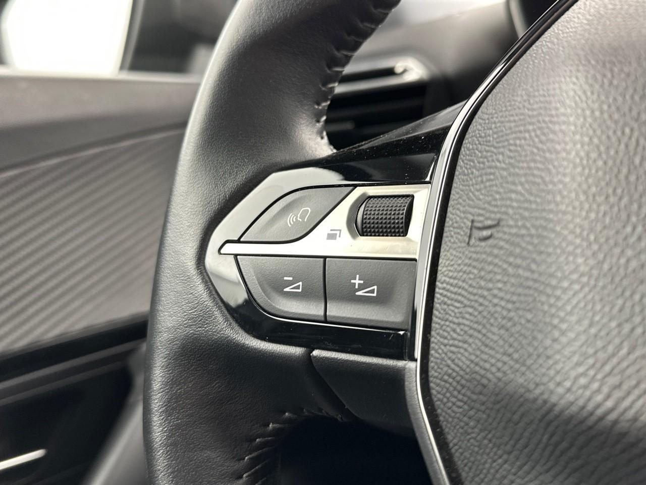 Peugeot 2008 puretech 100 s&s bvm6 allure — photo 19