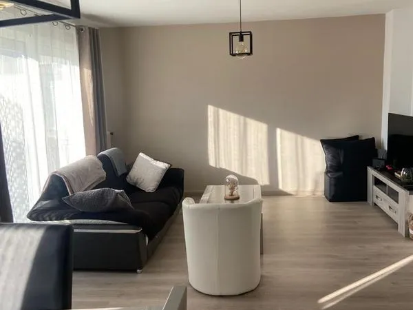 Appartement meublé 3 pièces de 70m2 en basse ville