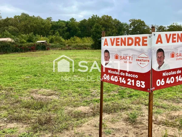 Terrain a vendre 1500 m2 a Casteljaloux.