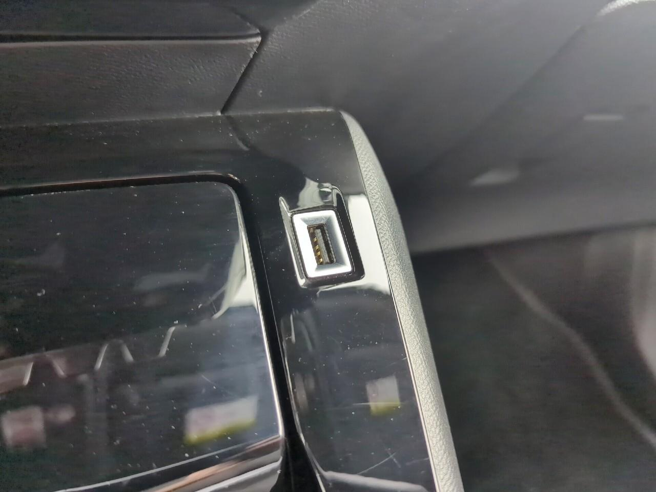 Peugeot 2008 puretech 130 s&s eat8 allure pack — photo 24