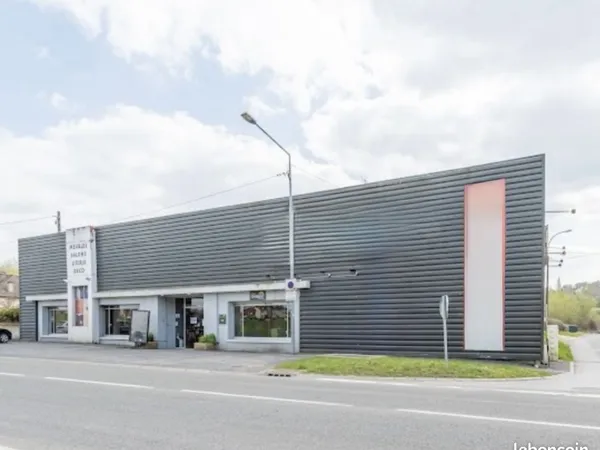 Local 750 m² Mouroux