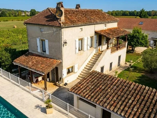 Ensemble immobilier de charme avec piscine, aux portes de Prayssac