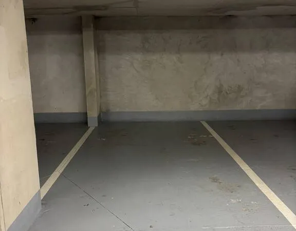 Garage/Parking