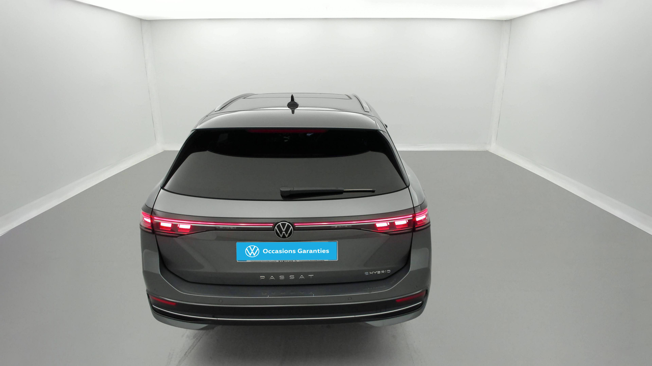 Volkswagen Passat 1.5 eHybrid 204 DSG6 — photo 4
