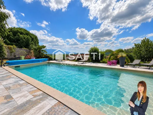 Coup de coeur assuré ! Propriété familiale de 166 m² - piscine & vue panoramique