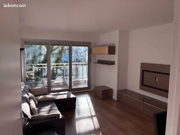 LOCATION GRAND T2 (53m²) MEUBLÉ - Quartier BAC - refait neuf