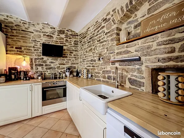 Maison de village au coeur de Claret