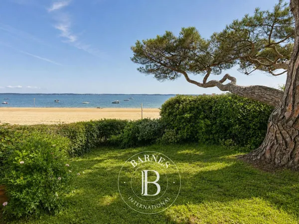STUDIO EN FRONT DE MER AVEC JARDIN PRIVATIF À ARCACHON