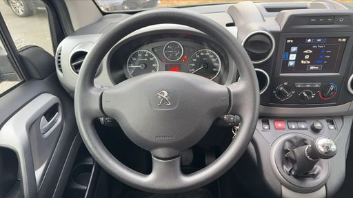 Peugeot Partner TEPEE TPMR 1.2 PureTech 110 - Style – 2017 – 60834 km – Essence – Boîte Manuelle — photo 30