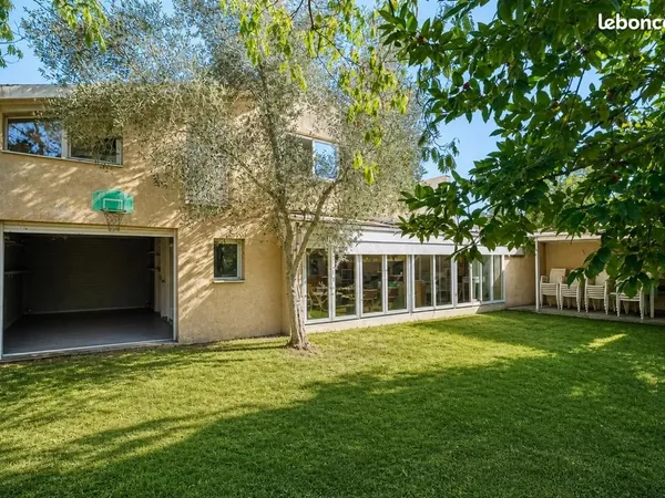 Maison 8 pièces 145 m²