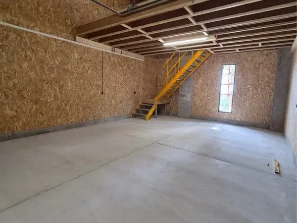 Dépôt neuf 75 m² avec mezzanine - rumilly