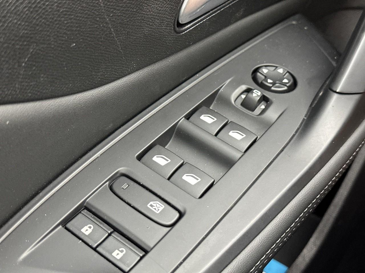 Peugeot 408 phev 180 e-eat8 allure pack — photo 16