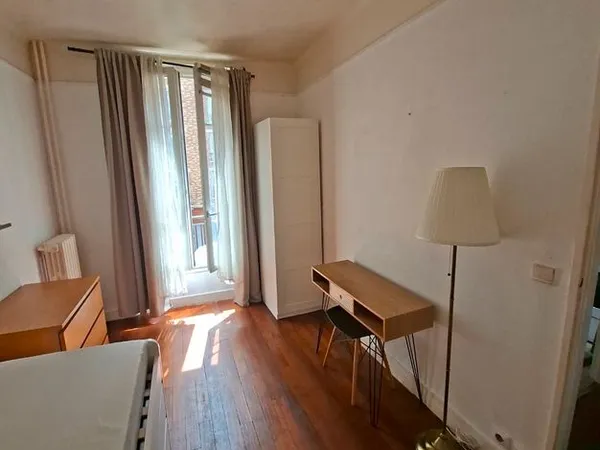 Chambre à louer à Paris - Colocation avec une femme