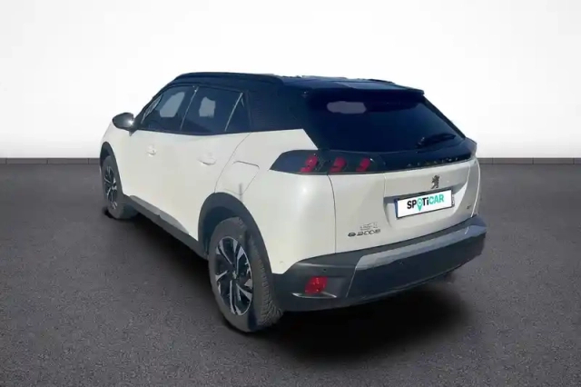 Peugeot 2008 electrique 136 ch — photo 4