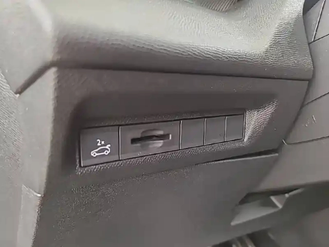 Peugeot 408 puretech 130 ch s&amp;s eat8 — photo 23