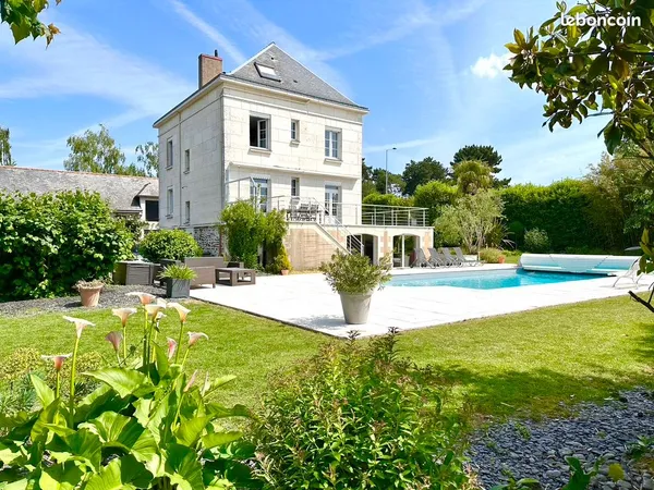 Maison 10 pièces 266 m²