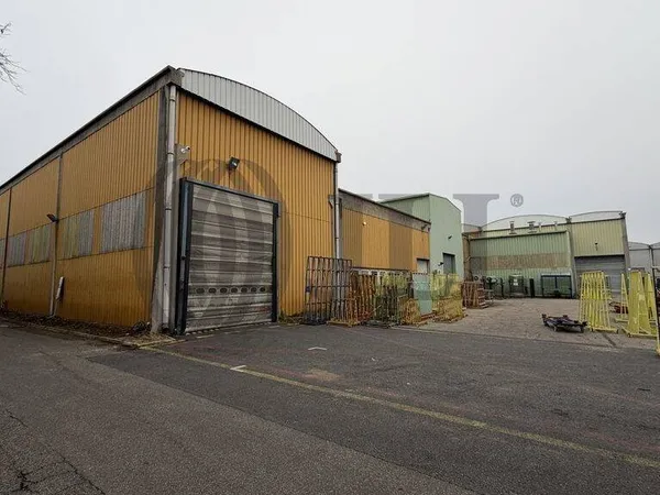 Local d'activité 9232 m²