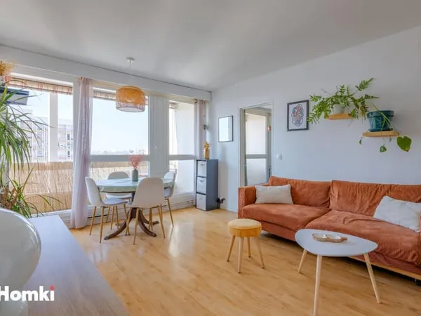 VILLEURBANNE - T2 Bis DE 48,56 M² - 13e ÉTAGE - LUMINEUX - BALCONS - PARC -