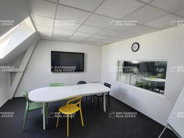 Bureaux 600 m²