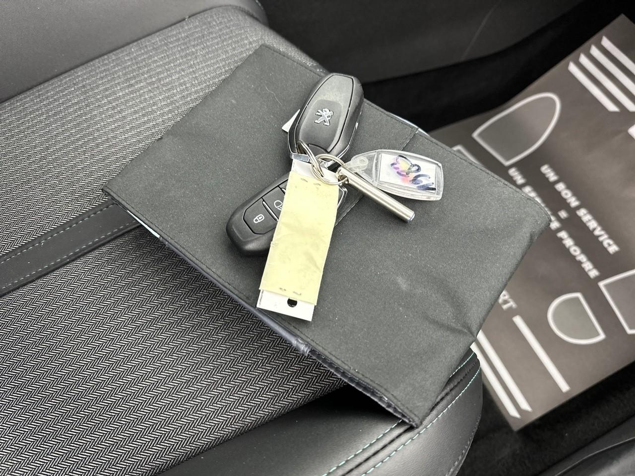 Peugeot 3008 hybrid 225 e-eat8 allure pack — photo 34