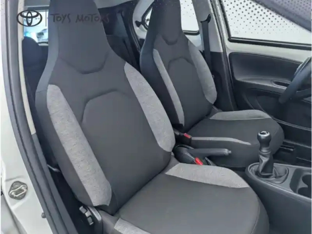 Toyota Aygo 1.0 vvt-i 72 dynamic — photo 11