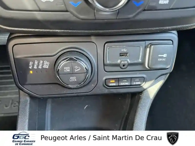 Jeep Renegade 1.3 turbo t4 240 ch phev at6 4xe eawd — photo 25