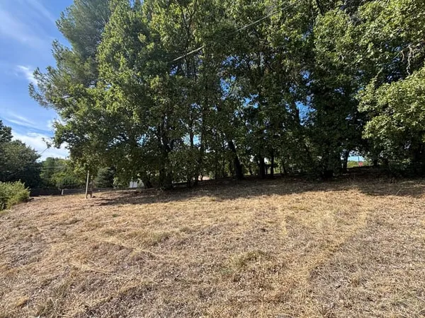 Terrain 774 m²