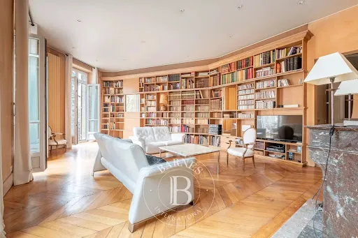 Appartement 5 pièces 148 m²