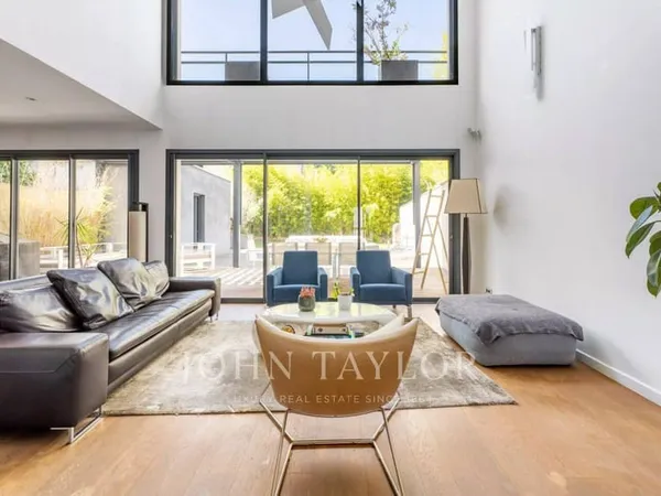 Maison 8 pièces 270 m²