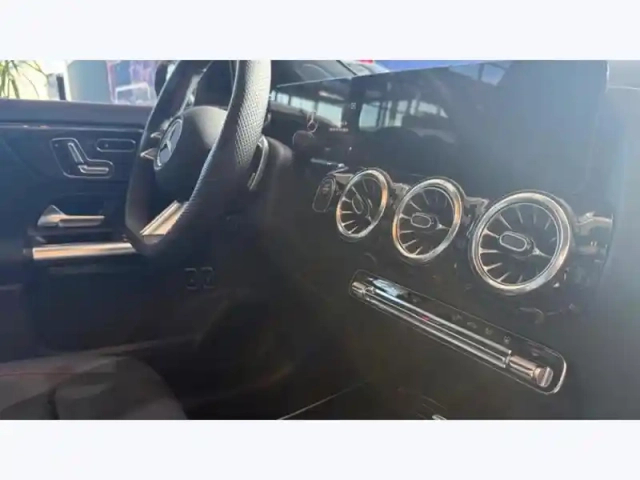 Mercedes Gla 250 e hybrid eq amg line — photo 18