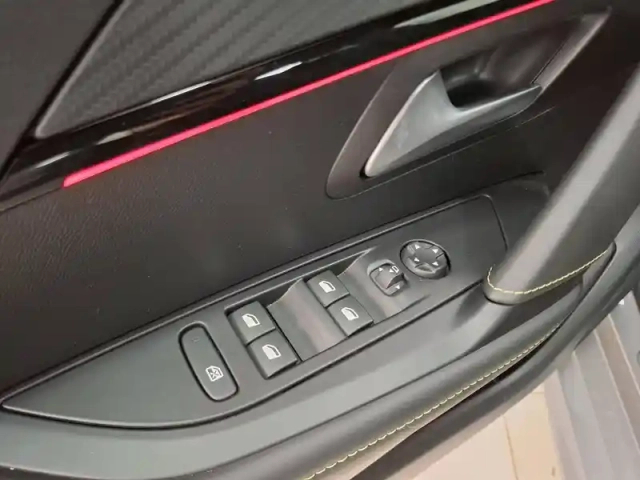 Peugeot 208 hybrid 110 e-dcs6 — photo 13