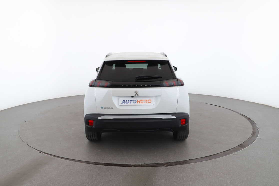 Peugeot 2008 Electrique Allure 50 kWh — photo 4