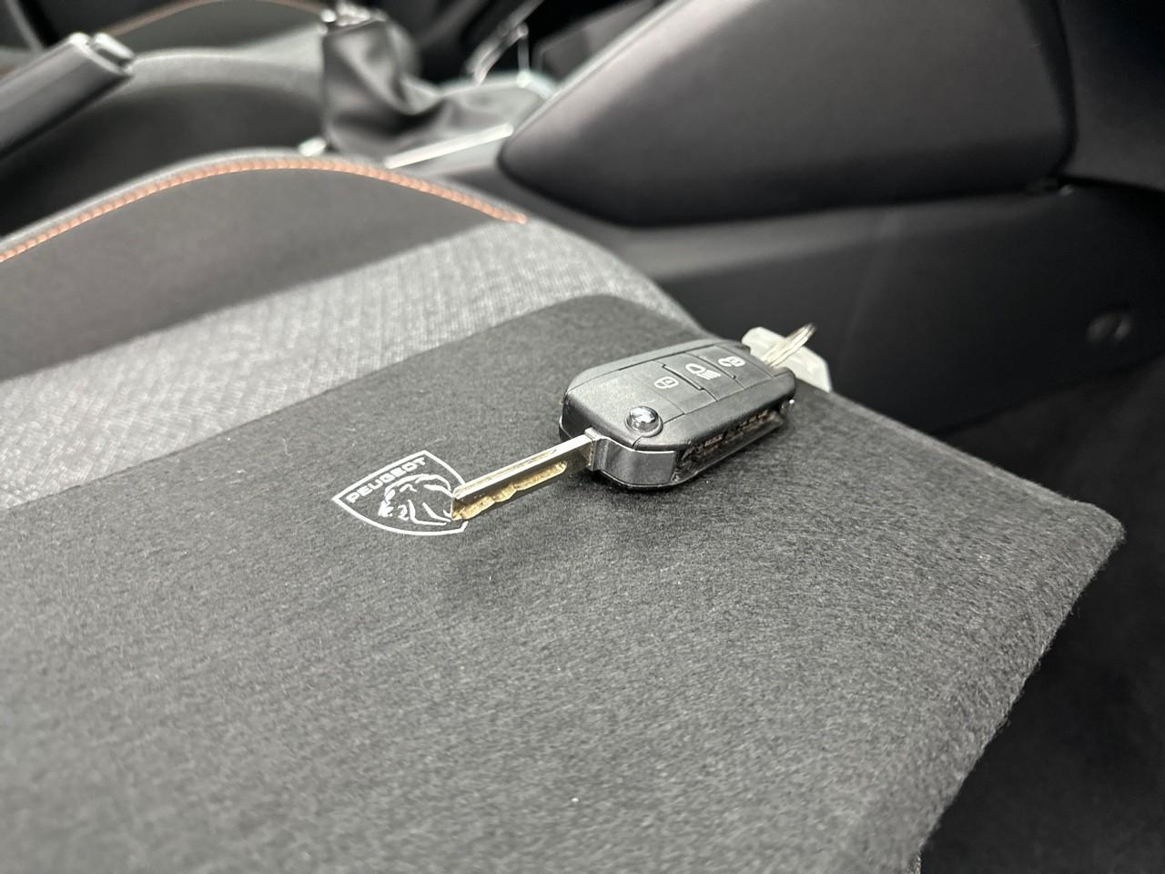 Peugeot 2008 100 s&s bvm6 style — photo 32