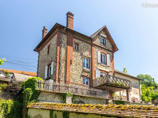 Maison 10 pièces 225 m²