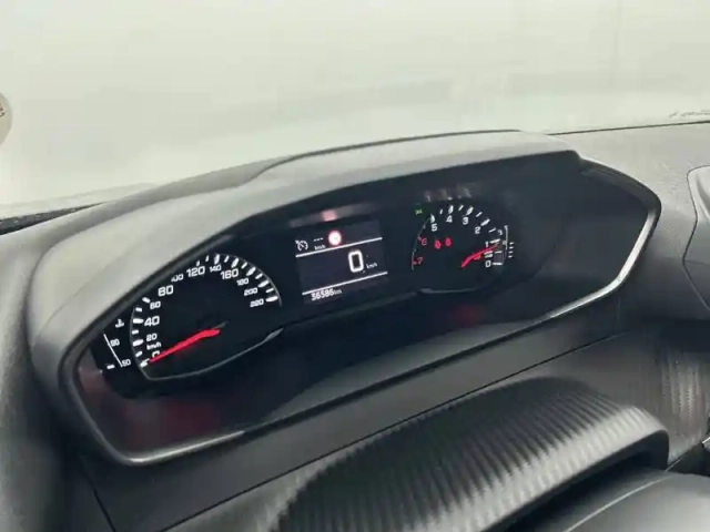 Peugeot 2008 puretech 100 s&amp;s bvm6 — photo 30