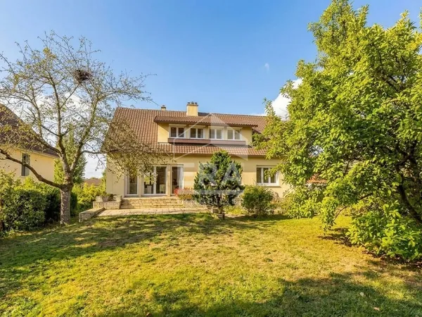 Maison 8 pièces 180 m²