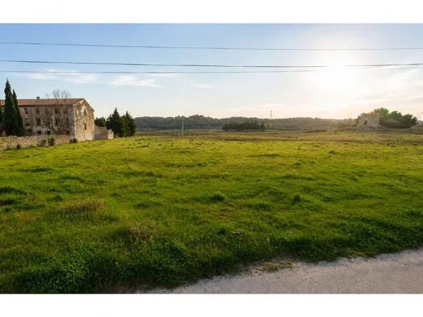 Terrain constructible 3328 m²