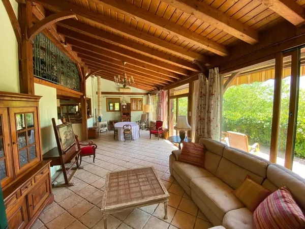 Maison 9 pièces 240 m²