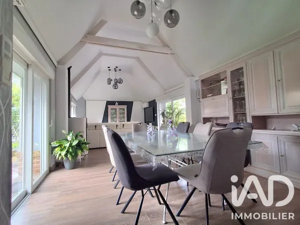 Maison 5 pièces 200 m²