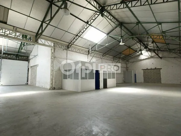 Local d'activité 1431 m²