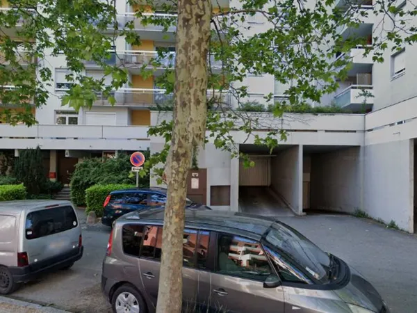 Parking/Garage