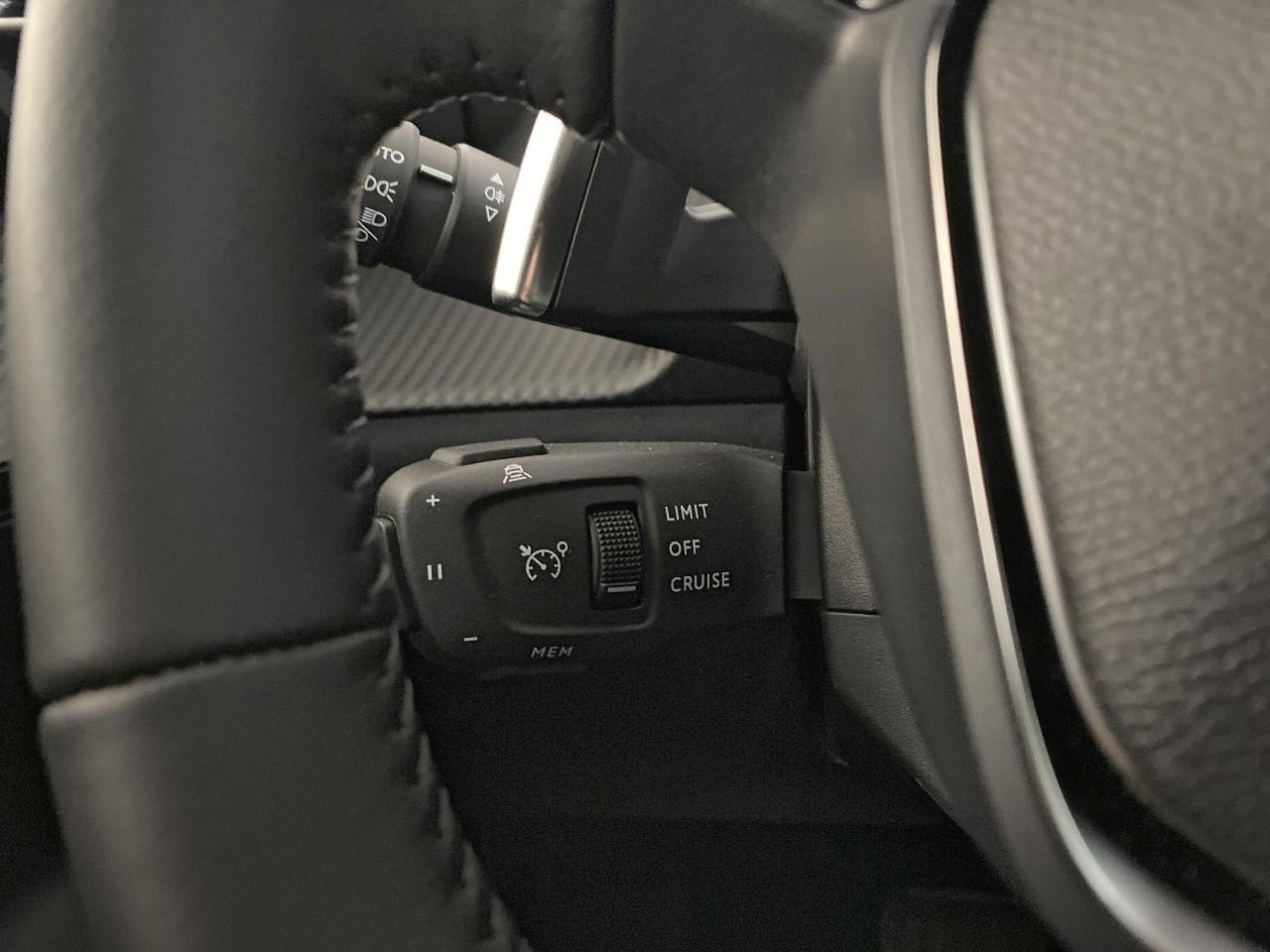 Peugeot 2008 hybrid 145 ch e-dcs6 allure — photo 20