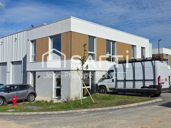Location bâtiment avec bureaux et entrepôt