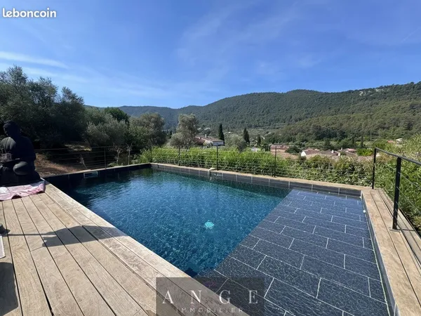 Villa 6 pièces 192 m²