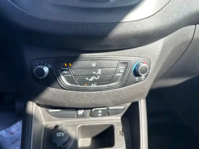 Ford Transit Courier fourgonnette 1.0e 100ch stop&amp;start trend — photo 5