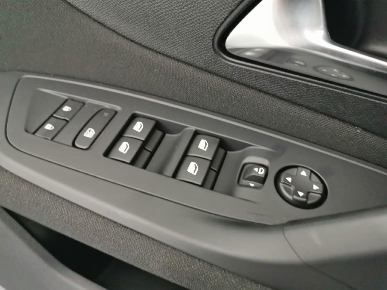 Peugeot 308 sw hybrid 145 e-dcs6 style — photo 26